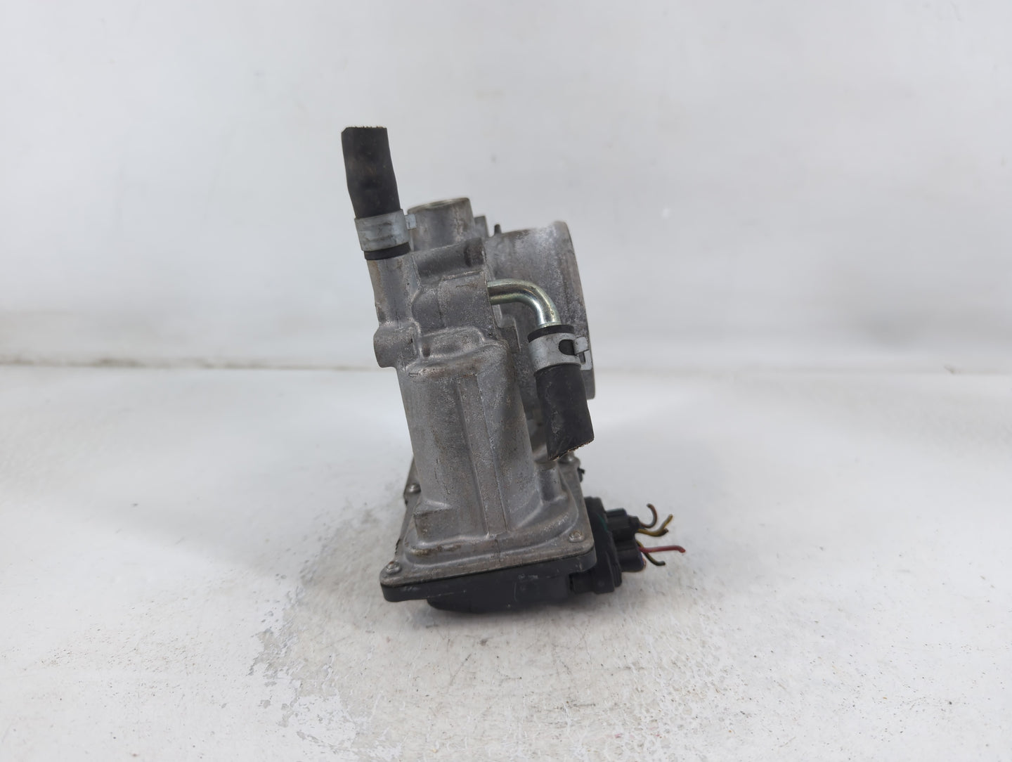 2012-2016 Subaru Impreza Throttle Body P/N:16112AA380 Fits Fits 2011 2012 2013 2014 2015 2016 2017 2018 OEM Used Auto Parts 