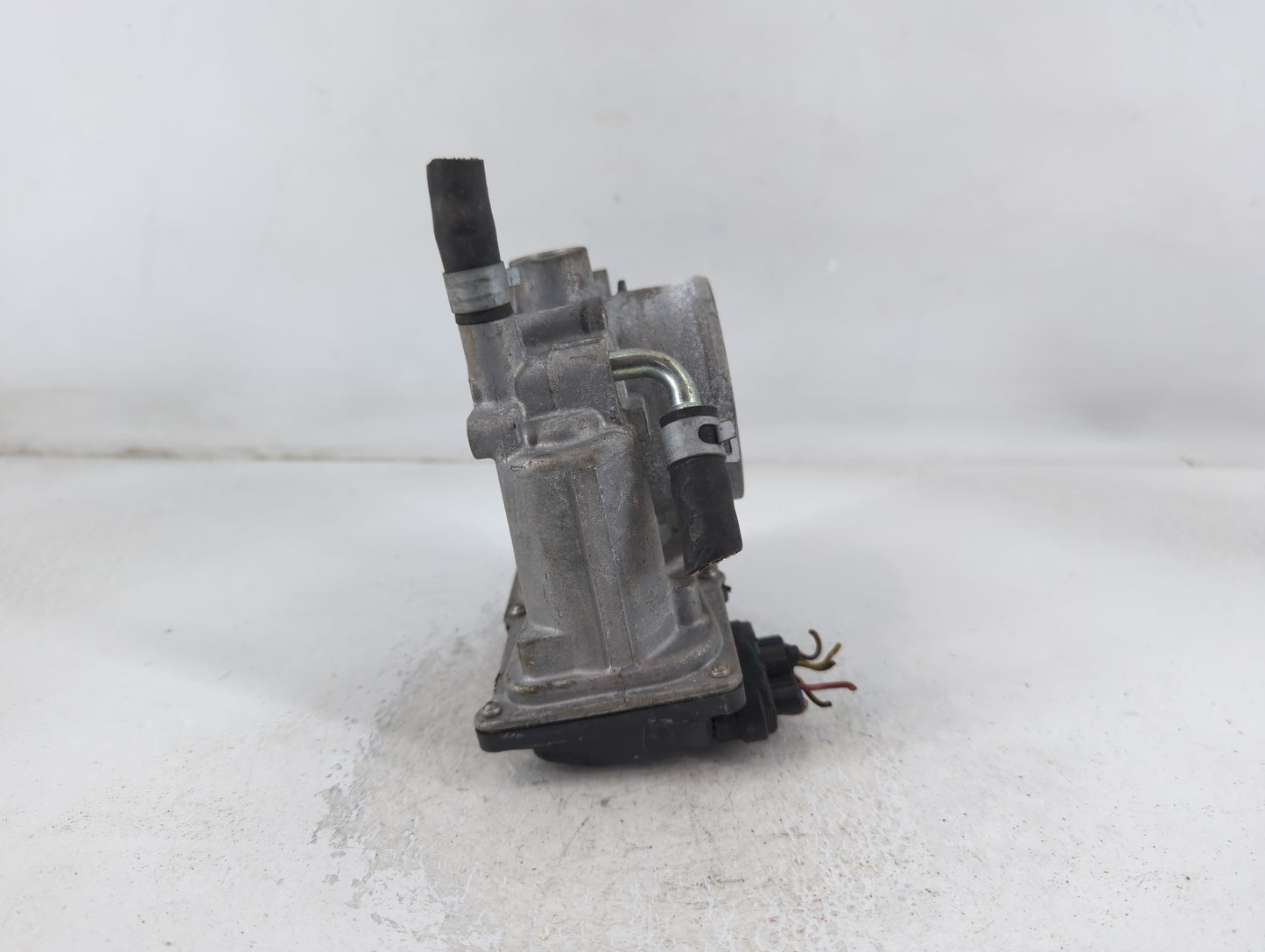 2012-2016 Subaru Impreza Throttle Body P/N:16112AA380 Fits Fits 2011 2012 2013 2014 2015 2016 2017 2018 OEM Used Auto Parts 