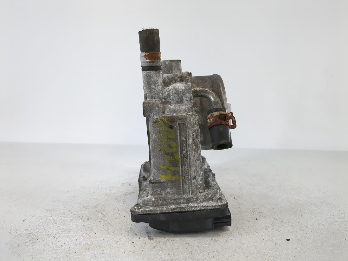 2013-2019 Subaru Legacy Throttle Body P/N:16112AA38A Fits Fits 2013 2014 2015 2016 2017 2018 2019 OEM Used Auto Parts - Oemu