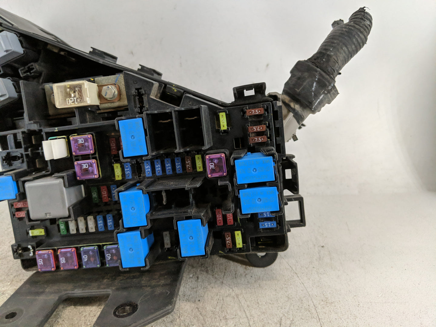 2010-2014 Subaru Legacy Fusebox Fuse Box Panel Relay Module Fits Fits 2010 2011 2012 2013 2014 OEM Used Auto Parts - Oemused