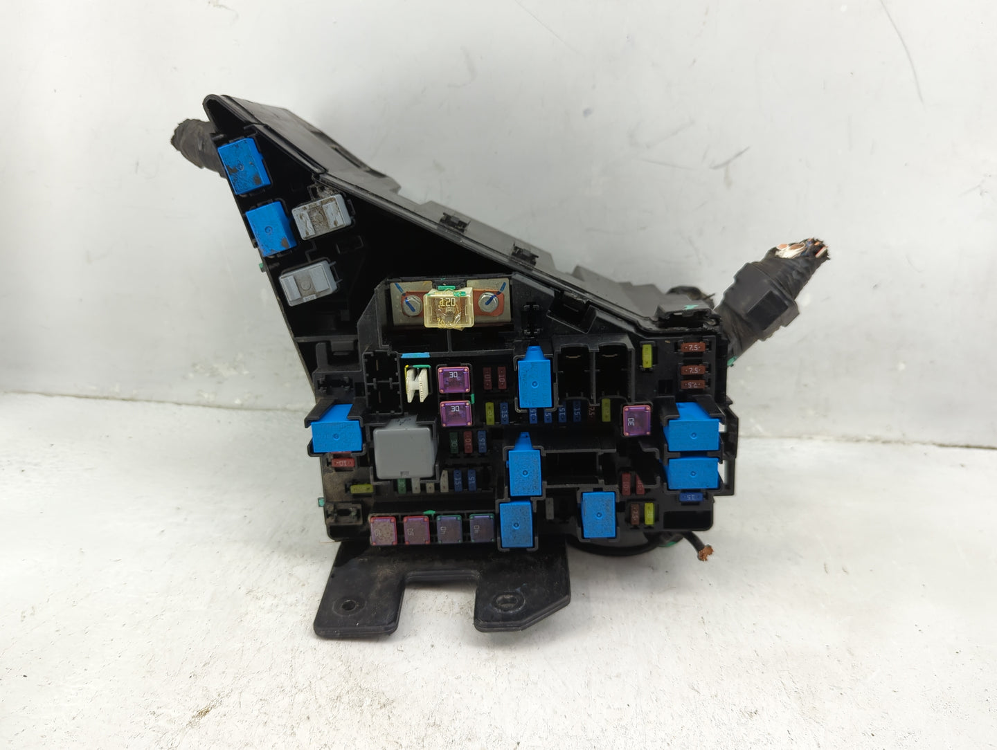 2010-2014 Subaru Legacy Fusebox Fuse Box Panel Relay Module P/N:MB503202B Fits Fits 2010 2011 2012 2013 2014 OEM Used Auto P