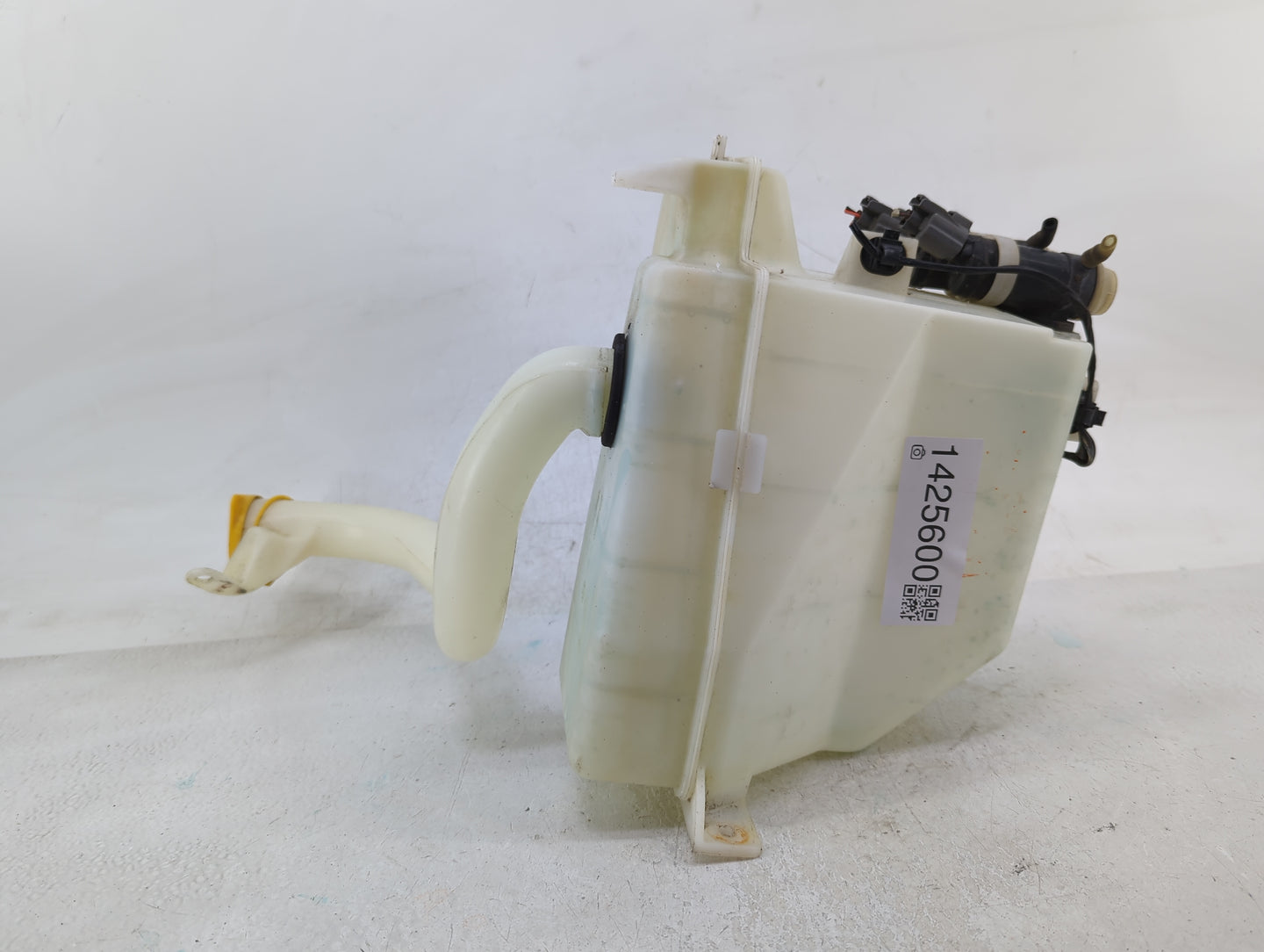 2010-2014 Subaru Legacy Windshield Washer Fluid Reservoir Bottle Oem - Oemusedautoparts1.com