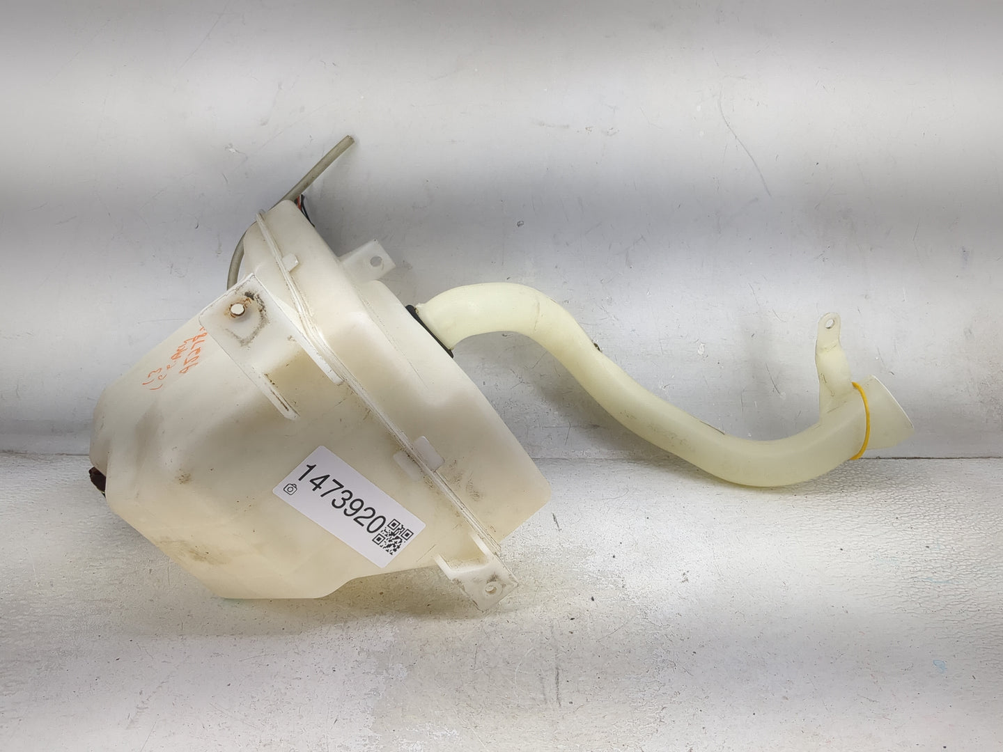 2010-2014 Subaru Legacy Windshield Washer Fluid Reservoir Bottle Oem 1473920 - Oemusedautoparts1.com