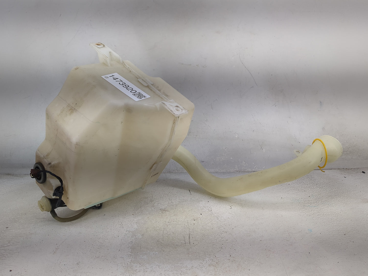 2010-2014 Subaru Legacy Windshield Washer Fluid Reservoir Bottle Oem 1473920 - Oemusedautoparts1.com