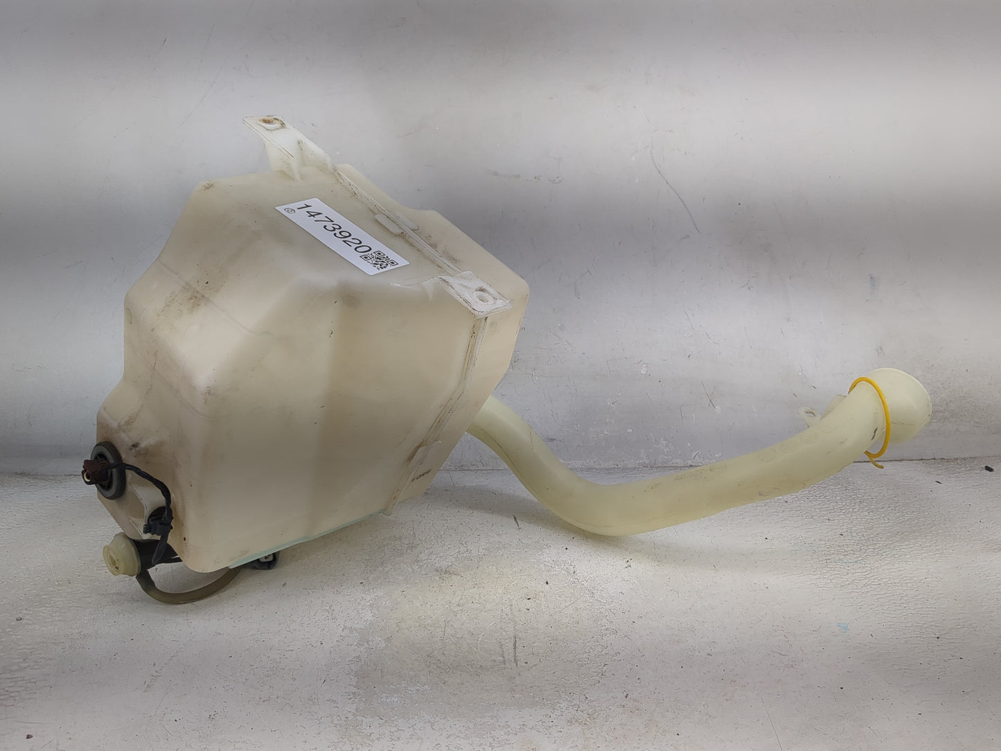 2010-2014 Subaru Legacy Windshield Washer Fluid Reservoir Bottle Oem 1473920 - Oemusedautoparts1.com