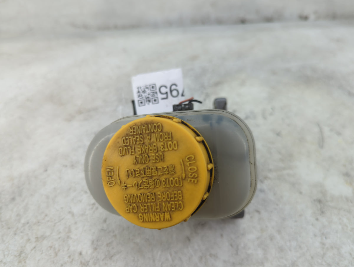 2010-2014 Subaru Legacy Brake Master Cylinder 1515795 - Oemusedautoparts1.com