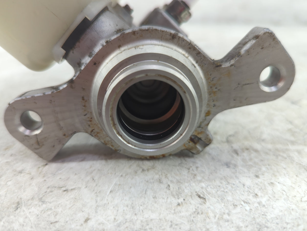 2010-2014 Subaru Legacy Brake Master Cylinder 1515795 - Oemusedautoparts1.com