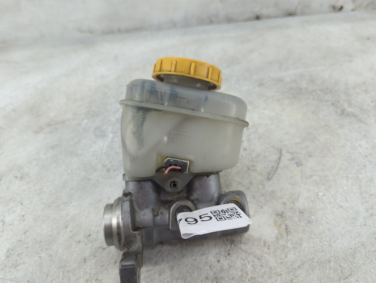 2010-2014 Subaru Legacy Brake Master Cylinder 1515795 - Oemusedautoparts1.com