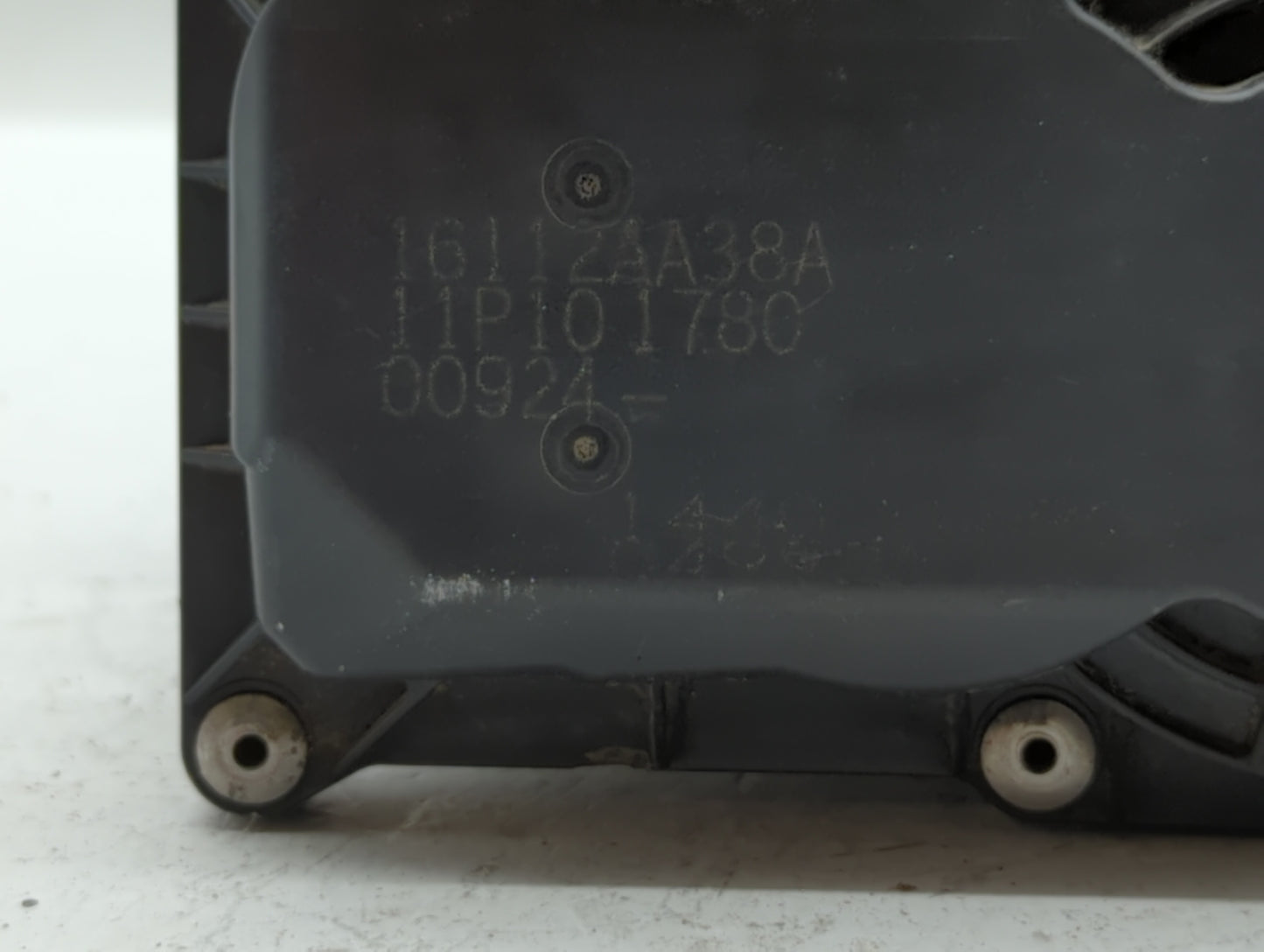 2013-2019 Subaru Legacy Throttle Body P/N:16112AA38A Fits Fits 2013 2014 2015 2016 2017 2018 2019 OEM Used Auto Parts - Oemu