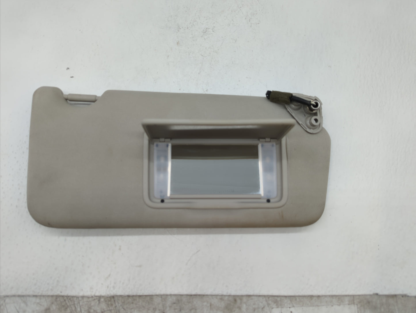 2010-2014 Subaru Legacy Sun Visor Shade Replacement Passenger Right Mirror Fits Fits 2010 2011 2012 2013 2014 OEM Used Auto 