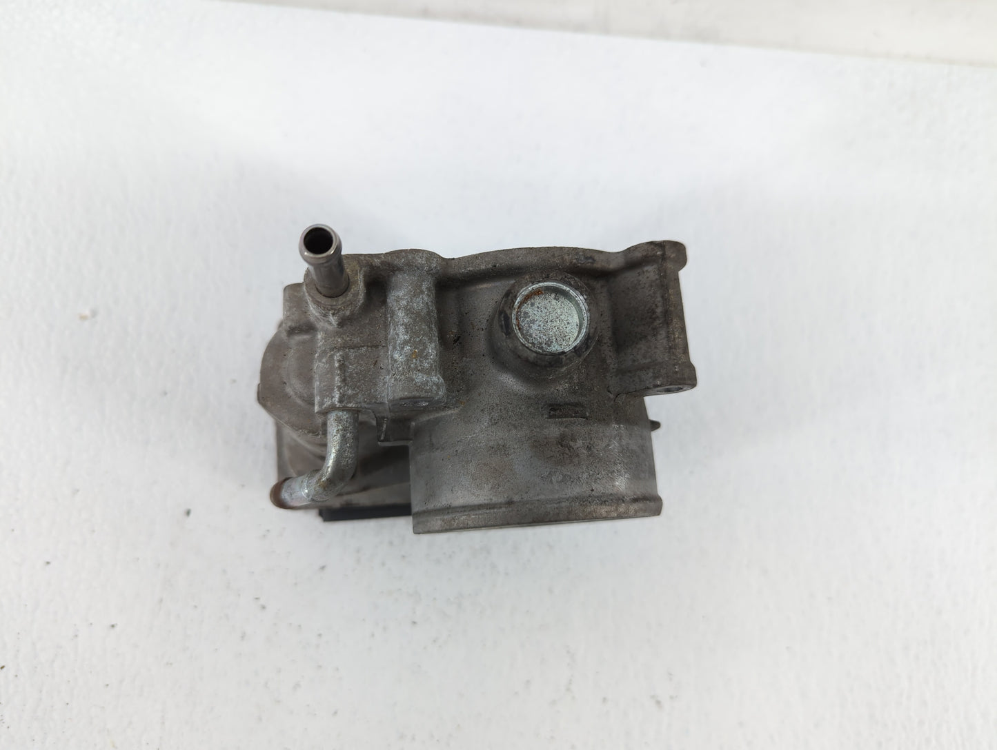2013-2019 Subaru Legacy Throttle Body P/N:16112AA38A Fits Fits 2013 2014 2015 2016 2017 2018 2019 OEM Used Auto Parts - Oemu