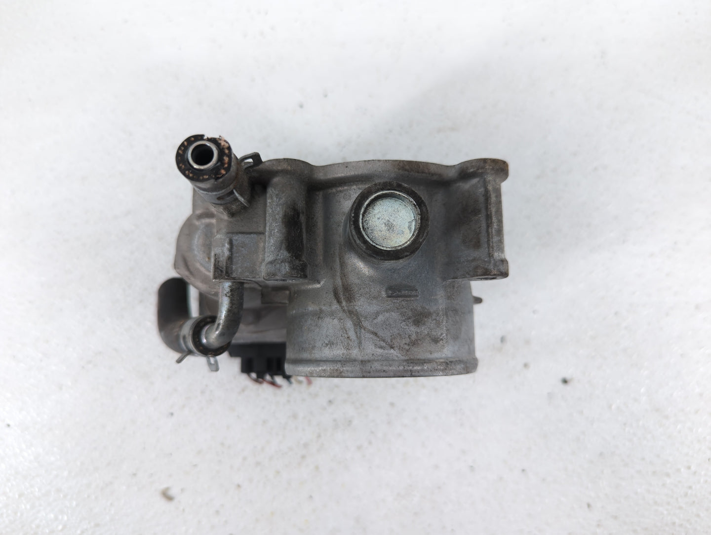 2013-2019 Subaru Legacy Throttle Body P/N:16112AA38A Fits Fits 2013 2014 2015 2016 2017 2018 2019 OEM Used Auto Parts - Oemu
