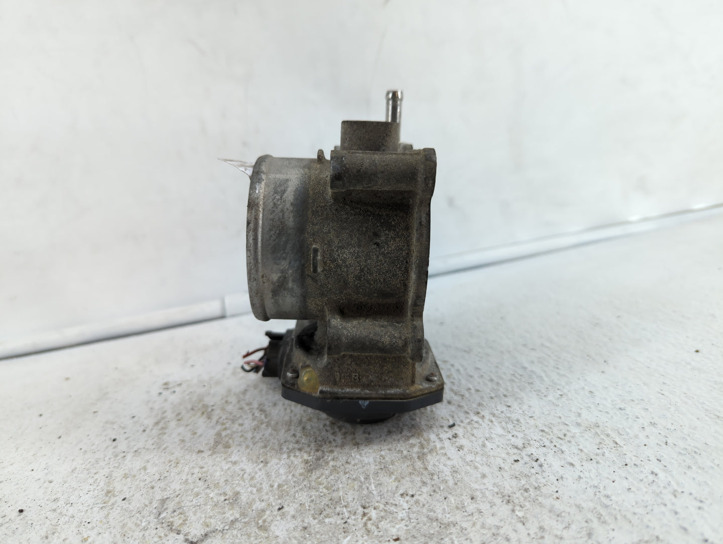 2013-2019 Subaru Legacy Throttle Body P/N:16112AA38A Fits Fits 2013 2014 2015 2016 2017 2018 2019 OEM Used Auto Parts - Oemu