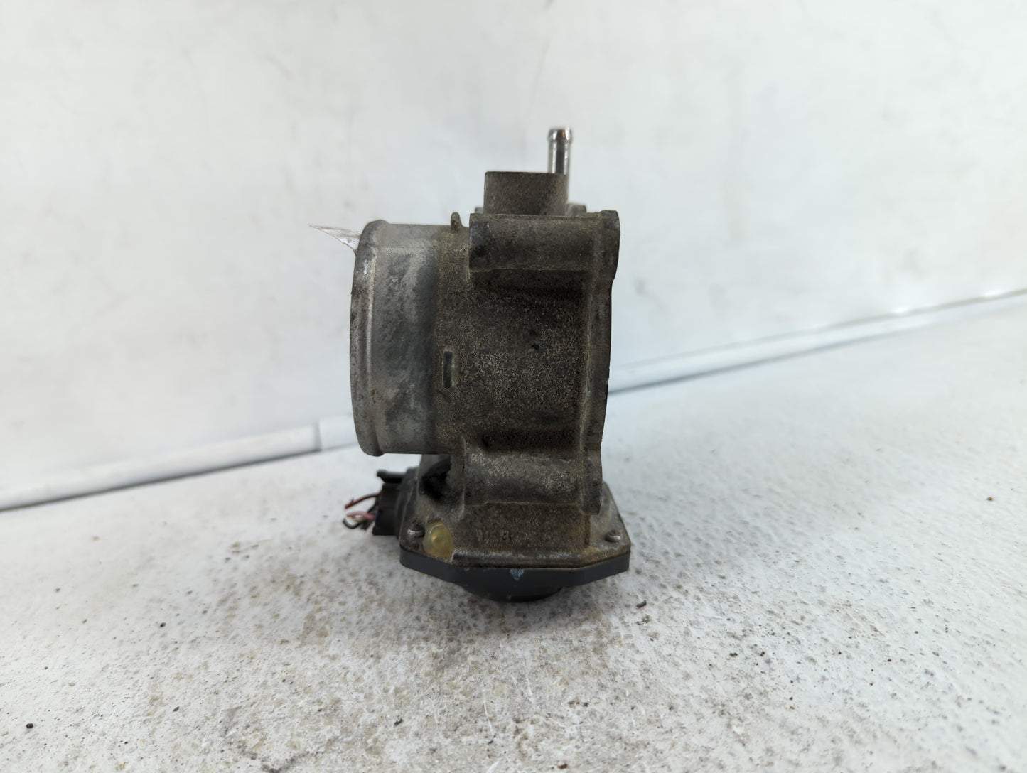 2013-2019 Subaru Legacy Throttle Body P/N:16112AA38A Fits Fits 2013 2014 2015 2016 2017 2018 2019 OEM Used Auto Parts - Oemu