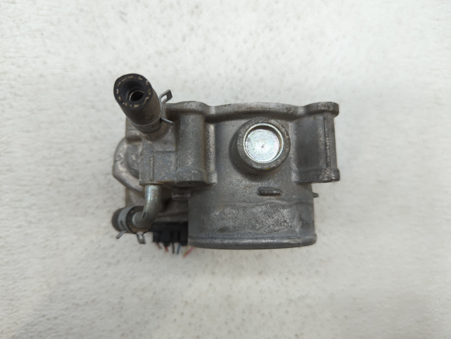 2013-2019 Subaru Legacy Throttle Body P/N:16112AA38A Fits Fits 2013 2014 2015 2016 2017 2018 2019 OEM Used Auto Parts - Oemu