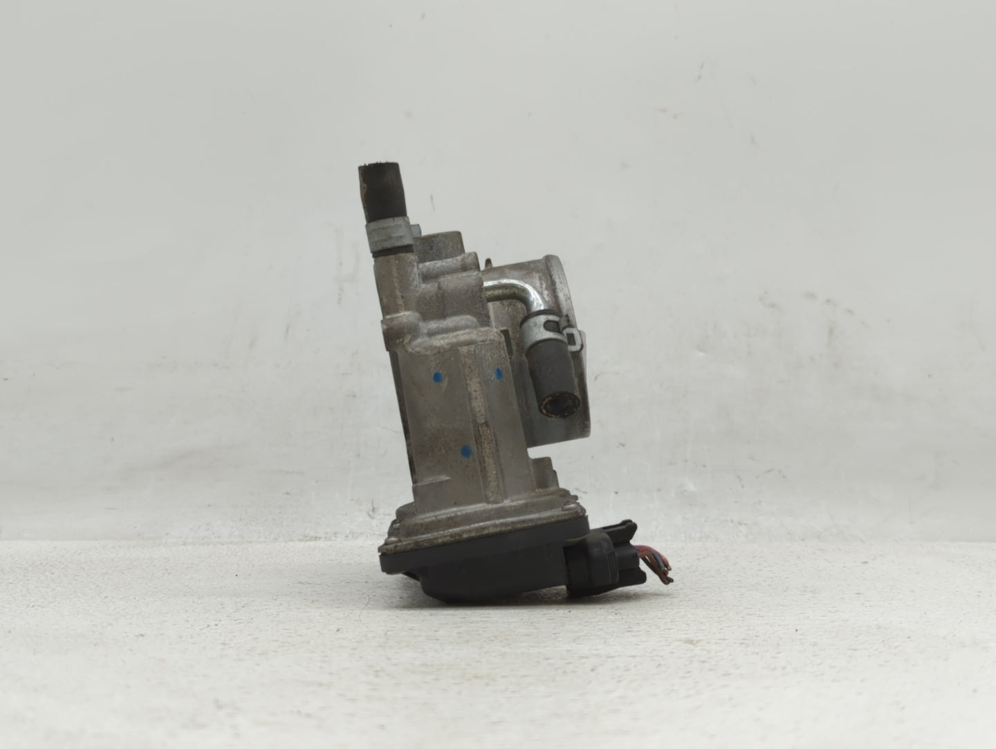2013-2019 Subaru Legacy Throttle Body P/N:16112AA38A Fits Fits 2013 2014 2015 2016 2017 2018 2019 OEM Used Auto Parts - Oemu