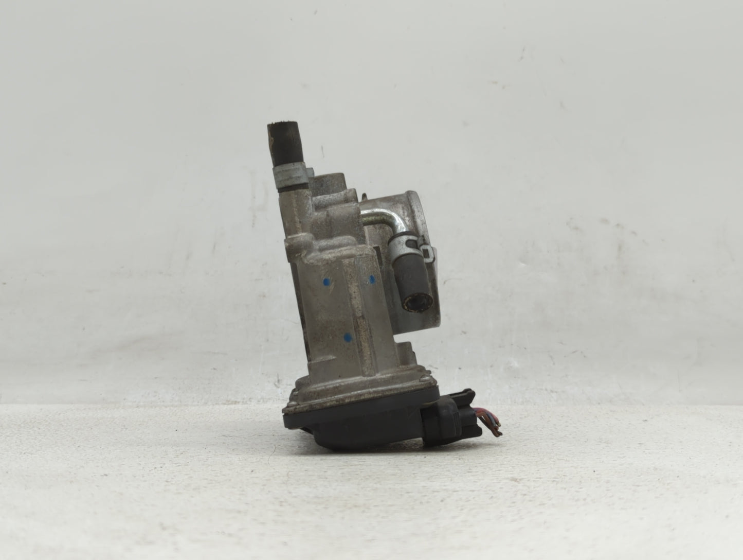 2013-2019 Subaru Legacy Throttle Body P/N:16112AA38A Fits Fits 2013 2014 2015 2016 2017 2018 2019 OEM Used Auto Parts - Oemu