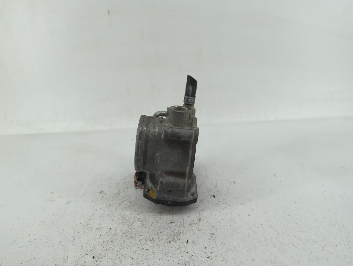 2013-2019 Subaru Legacy Throttle Body P/N:16112AA38A Fits Fits 2013 2014 2015 2016 2017 2018 2019 OEM Used Auto Parts - Oemu