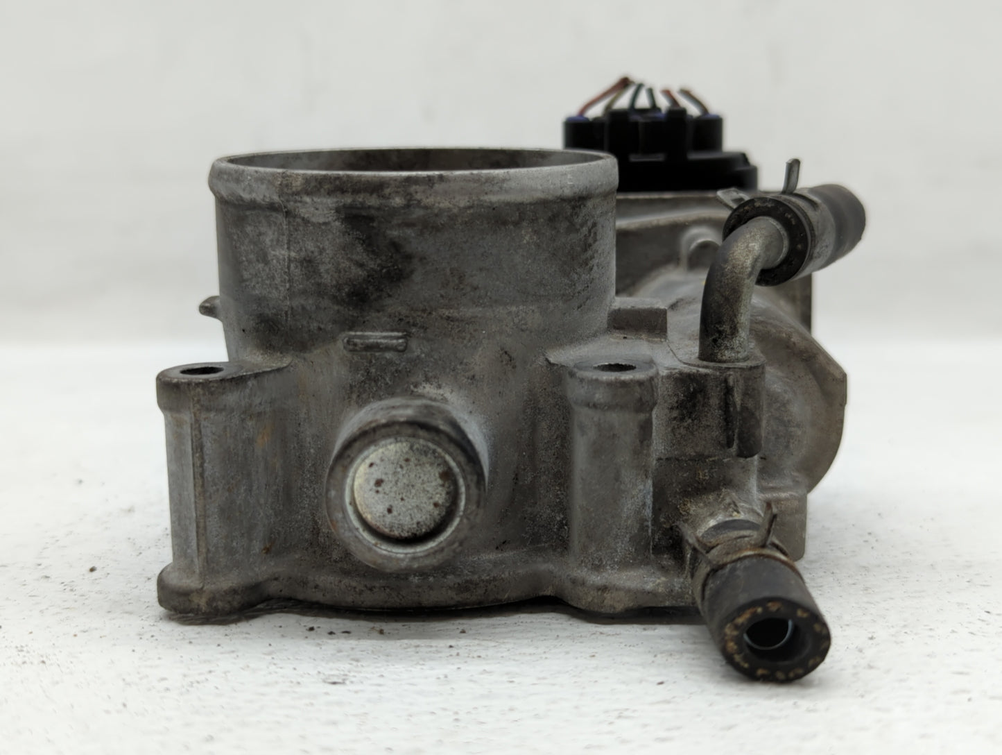 2013-2019 Subaru Legacy Throttle Body P/N:16112AA38A Fits Fits 2013 2014 2015 2016 2017 2018 2019 OEM Used Auto Parts - Oemu