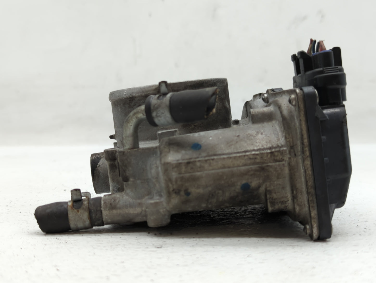 2013-2019 Subaru Legacy Throttle Body P/N:16112AA38A Fits Fits 2013 2014 2015 2016 2017 2018 2019 OEM Used Auto Parts - Oemu