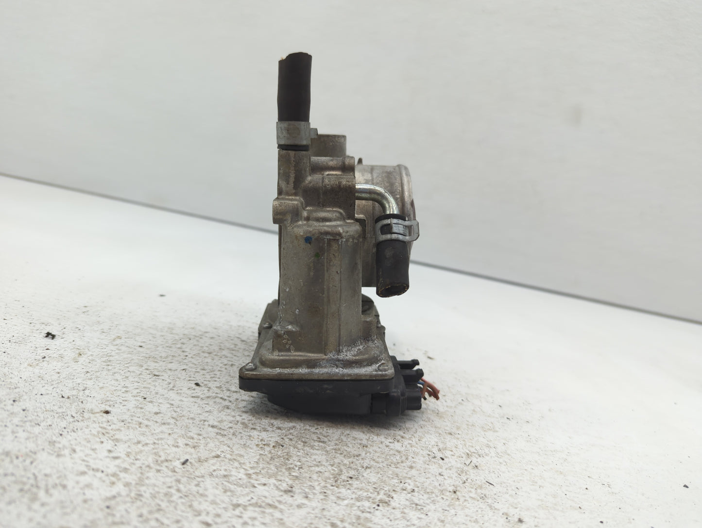 2013-2019 Subaru Legacy Throttle Body P/N:4016 1780 Fits Fits 2013 2014 2015 2016 2017 2018 2019 OEM Used Auto Parts - Oemus