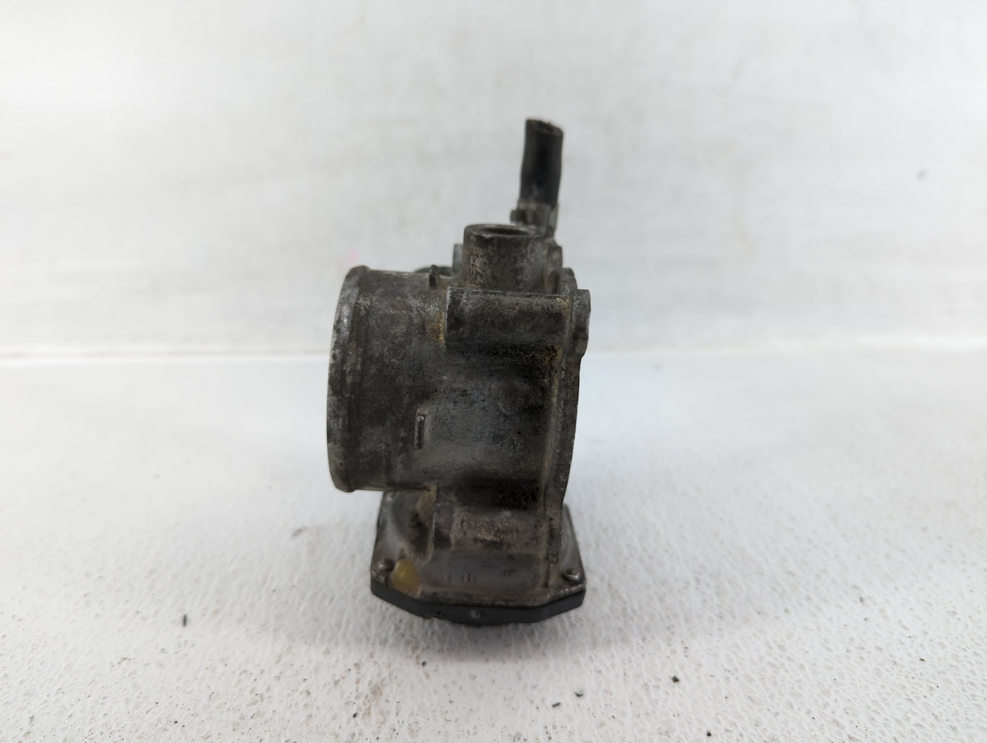 2013-2019 Subaru Legacy Throttle Body P/N:16112AA36A Fits Fits 2013 2014 2015 2016 2017 2018 2019 OEM Used Auto Parts - Oemu