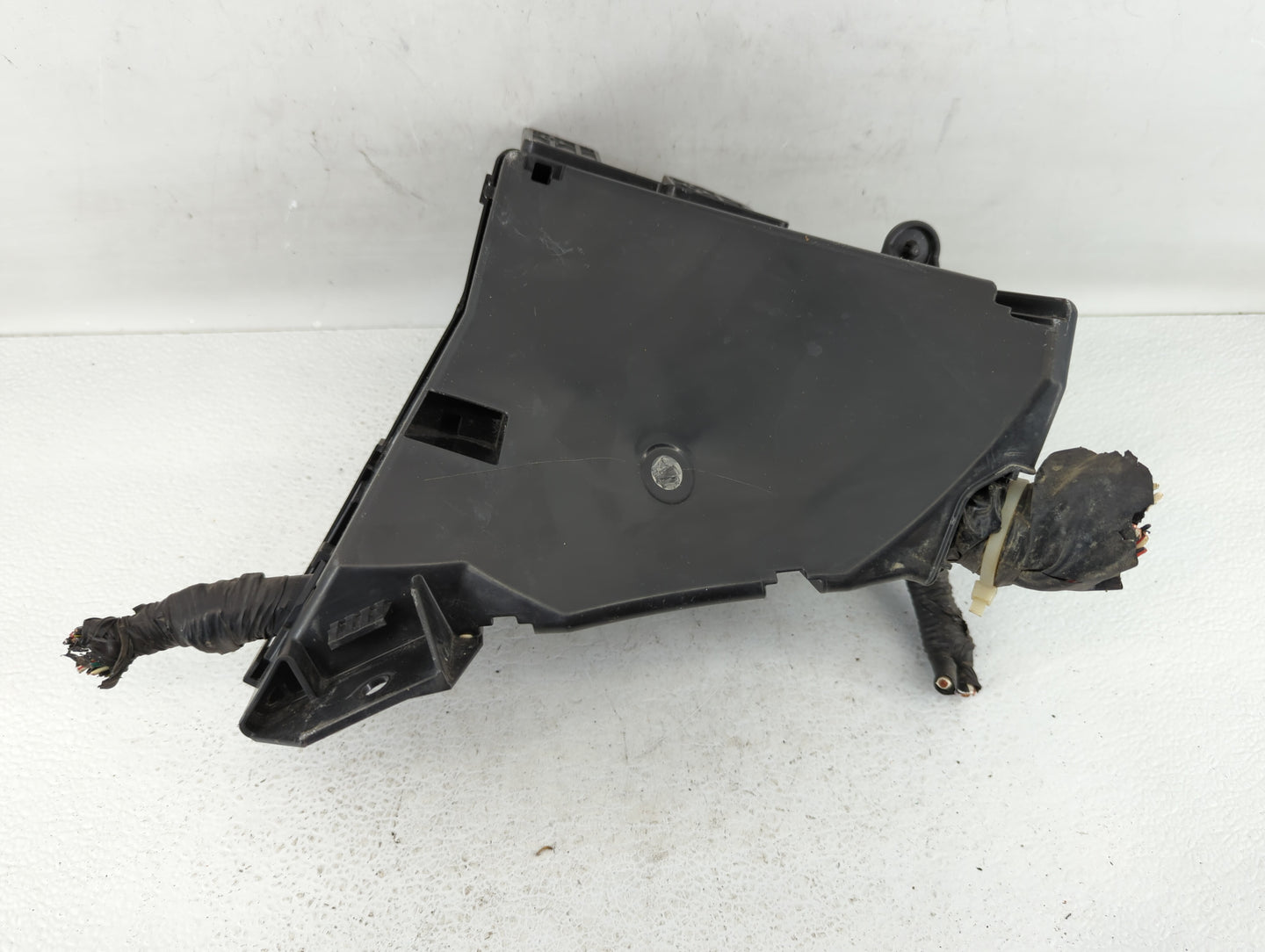 2010-2014 Subaru Legacy Fusebox Fuse Box Panel Relay Module P/N:MB503200B Fits Fits 2010 2011 2012 2013 2014 OEM Used Auto P