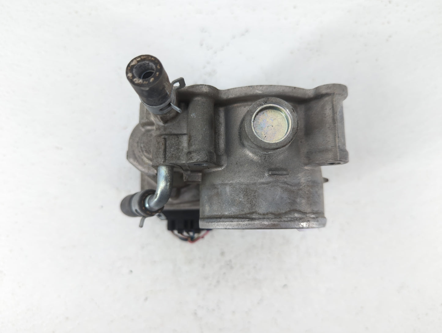 2013-2019 Subaru Legacy Throttle Body P/N:16112AA38A Fits Fits 2013 2014 2015 2016 2017 2018 2019 OEM Used Auto Parts - Oemu