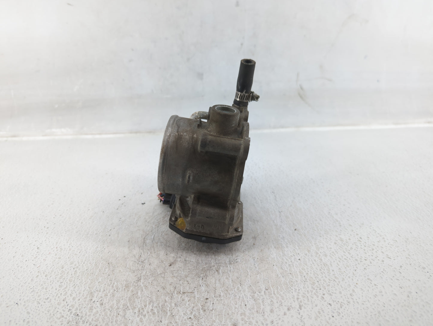 2013-2019 Subaru Legacy Throttle Body P/N:16112AA38A Fits Fits 2013 2014 2015 2016 2017 2018 2019 OEM Used Auto Parts - Oemu