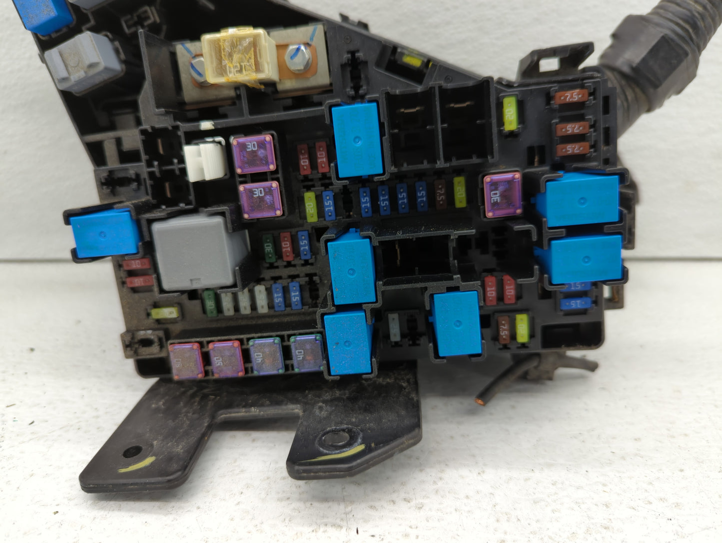2010-2014 Subaru Legacy Fusebox Fuse Box Panel Relay Module P/N:MB503202B Fits Fits 2010 2011 2012 2013 2014 OEM Used Auto P