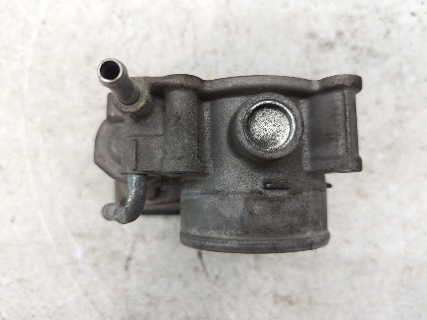 2013-2019 Subaru Legacy Throttle Body P/N:16112AA38A Fits Fits 2013 2014 2015 2016 2017 2018 2019 OEM Used Auto Parts - Oemu