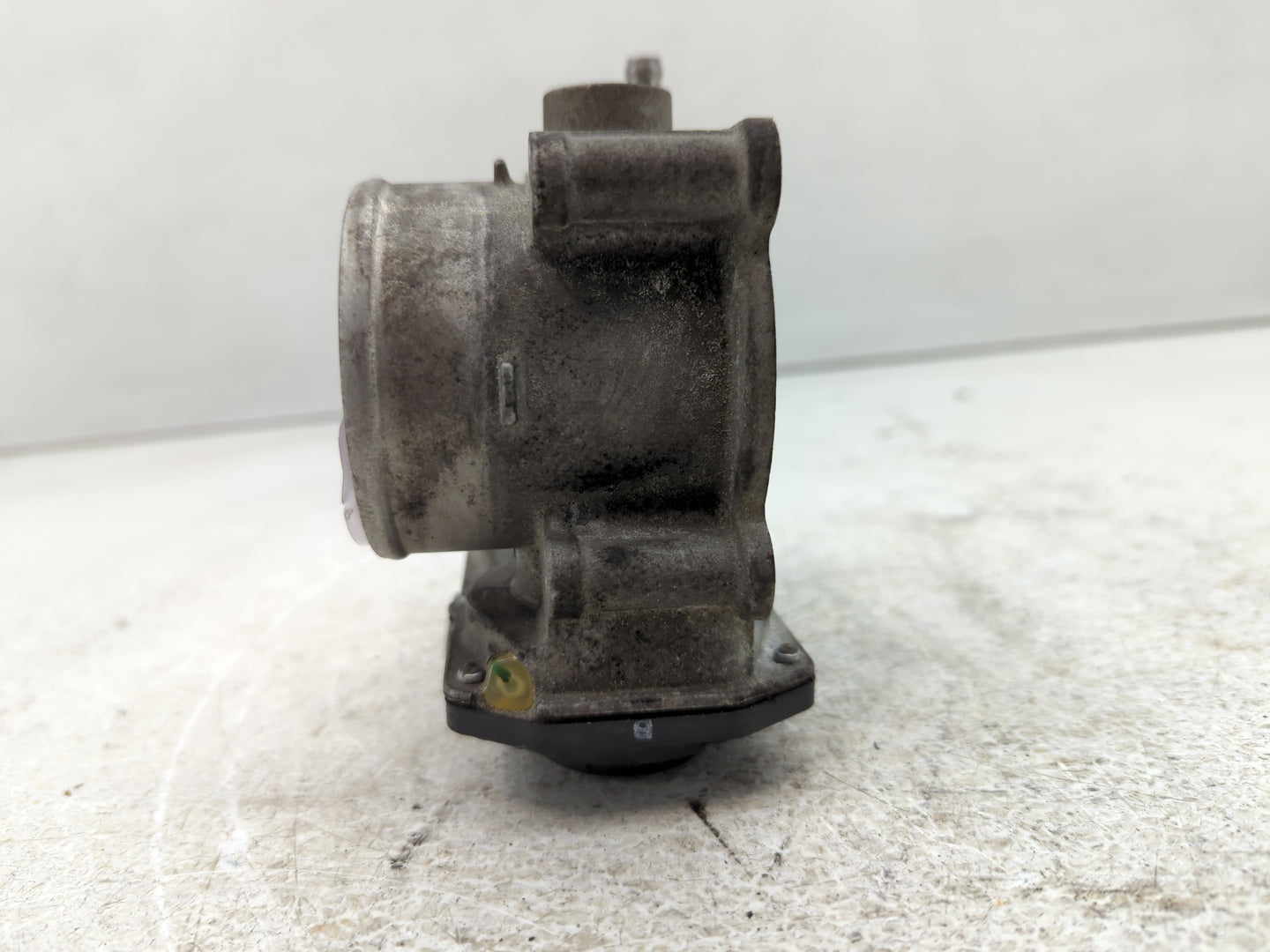2013-2019 Subaru Legacy Throttle Body P/N:16112AA38A Fits Fits 2013 2014 2015 2016 2017 2018 2019 OEM Used Auto Parts - Oemu