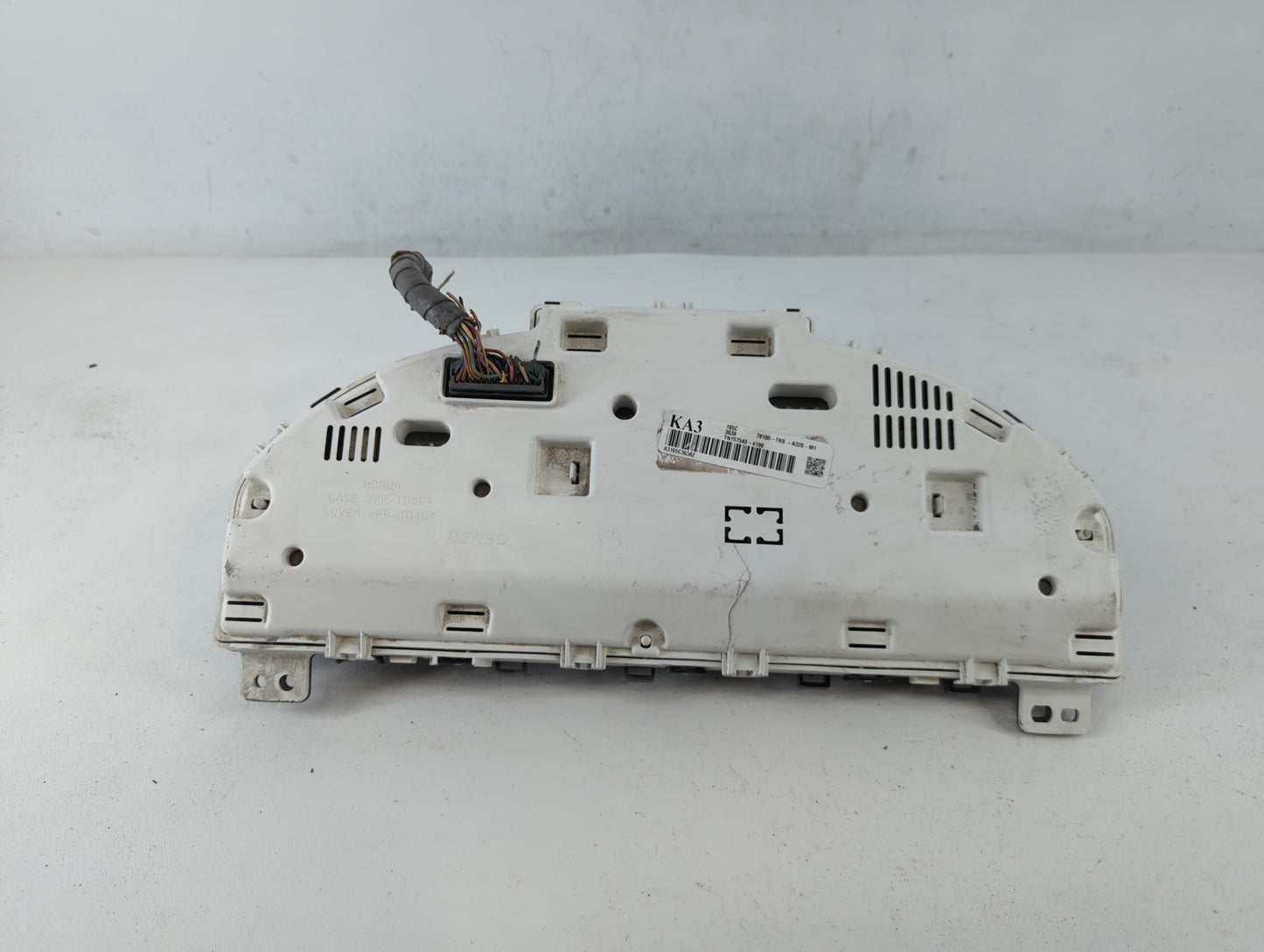 2013 Subaru Legacy Instrument Cluster Speedometer Gauges P/N:TN157540-4198 78100-TK8-A320-M1 Fits OEM Used Auto Parts - Oemu