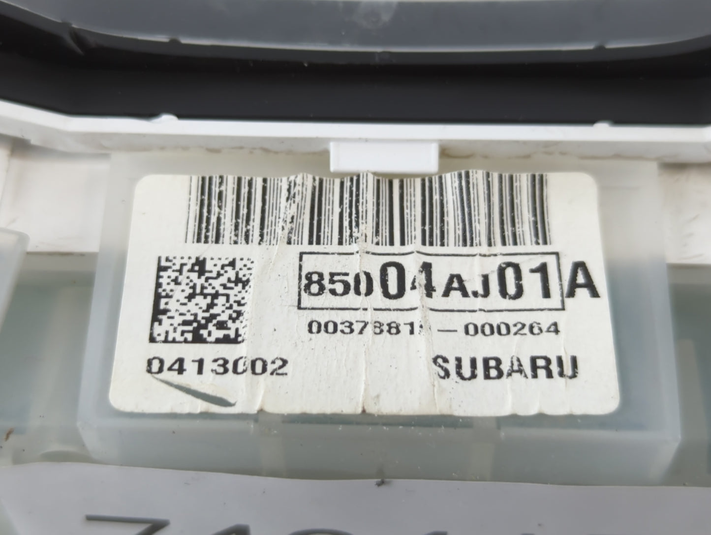 2013-2014 Subaru Legacy Instrument Cluster Speedometer Gauges P/N:0413002 85004AJ01A Fits Fits 2013 2014 OEM Used Auto Parts