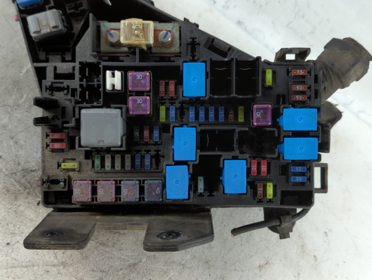 2010-2014 Subaru Legacy Fusebox Fuse Box Panel Relay Module P/N:MB503202B Fits Fits 2010 2011 2012 2013 2014 OEM Used Auto P