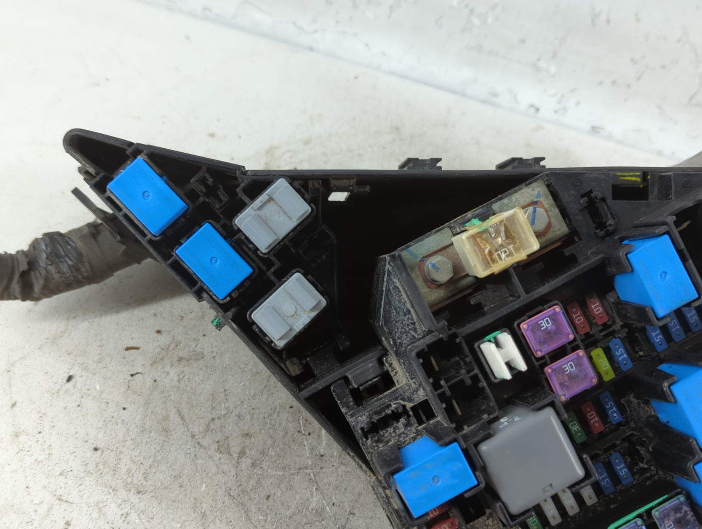 2010-2014 Subaru Legacy Fusebox Fuse Box Panel Relay Module P/N:MB702800B Fits Fits 2010 2011 2012 2013 2014 OEM Used Auto P