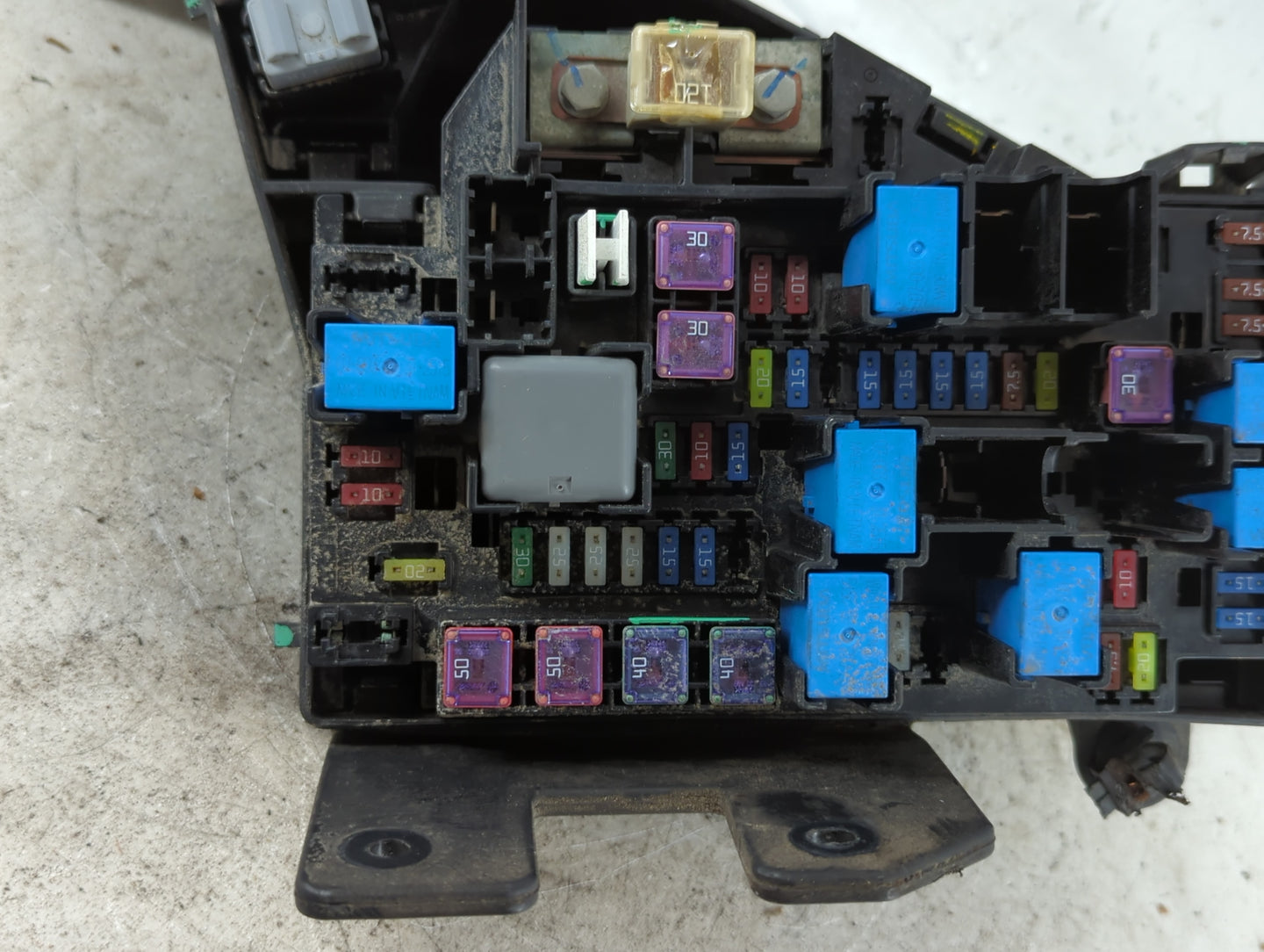 2010-2014 Subaru Legacy Fusebox Fuse Box Panel Relay Module P/N:MB702800B Fits Fits 2010 2011 2012 2013 2014 OEM Used Auto P