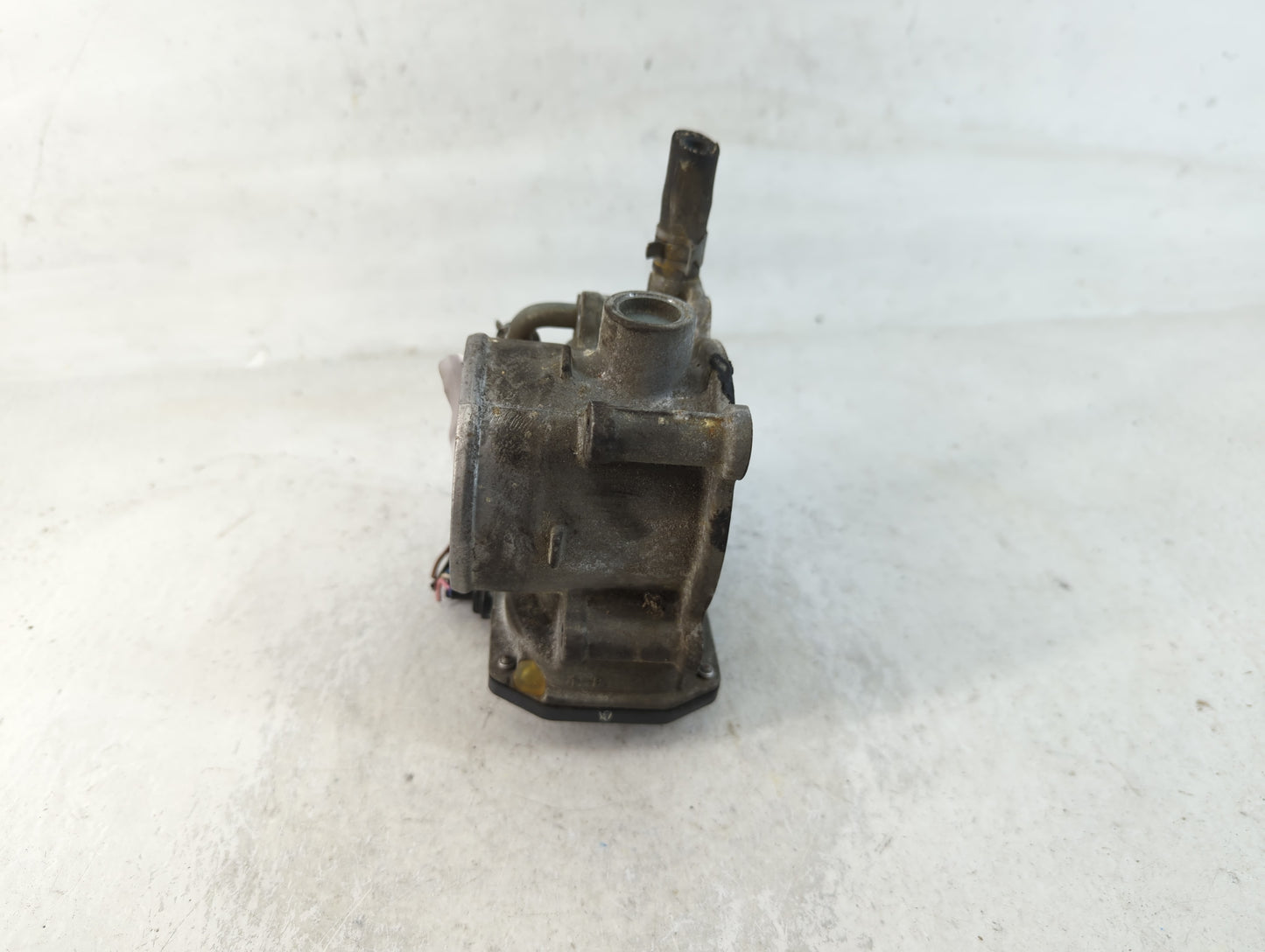 2013-2019 Subaru Legacy Throttle Body P/N:16112AA38A Fits Fits 2013 2014 2015 2016 2017 2018 2019 OEM Used Auto Parts - Oemu