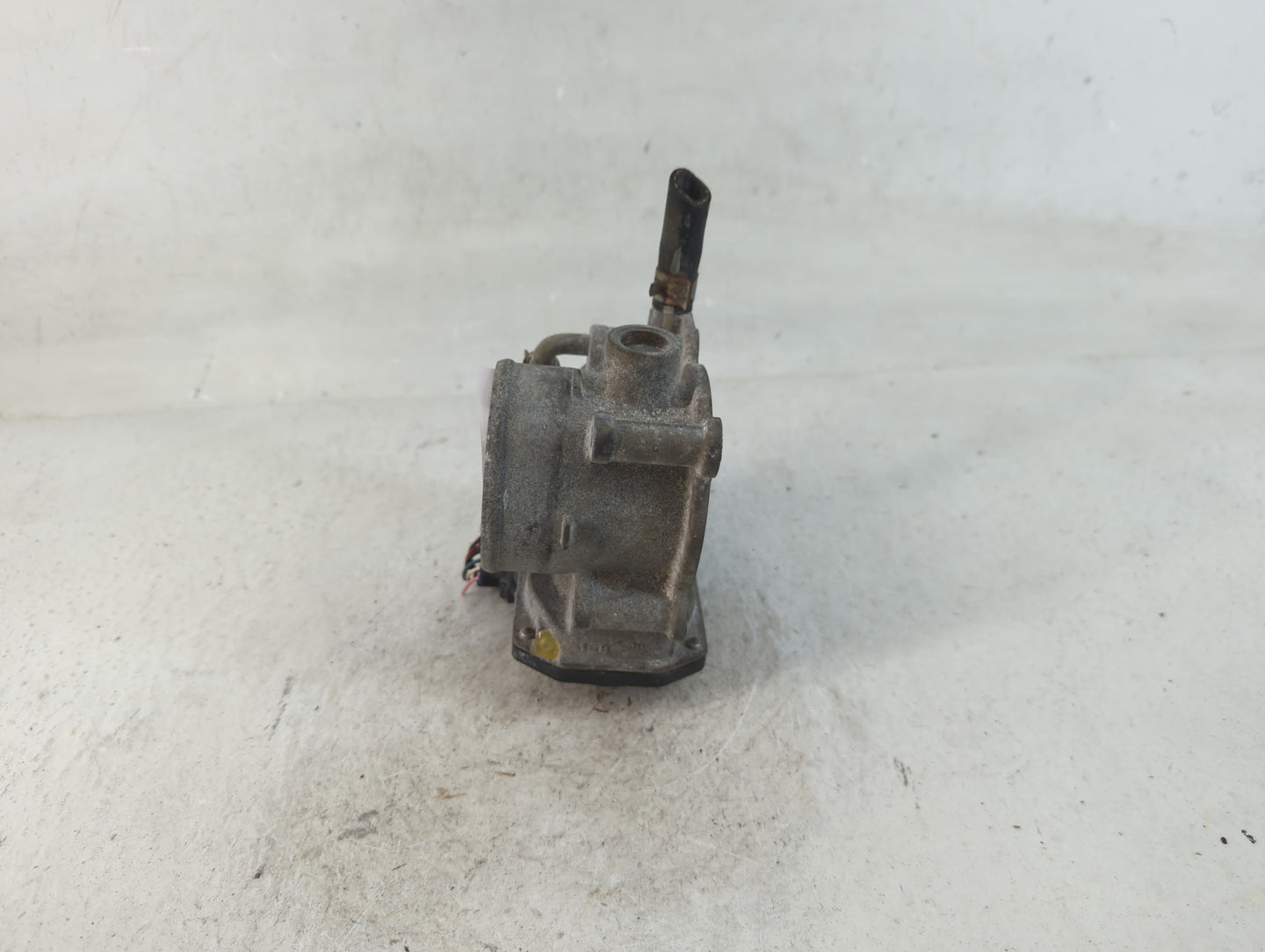 2013-2019 Subaru Legacy Throttle Body P/N:16112AA38A Fits Fits 2013 2014 2015 2016 2017 2018 2019 OEM Used Auto Parts - Oemu