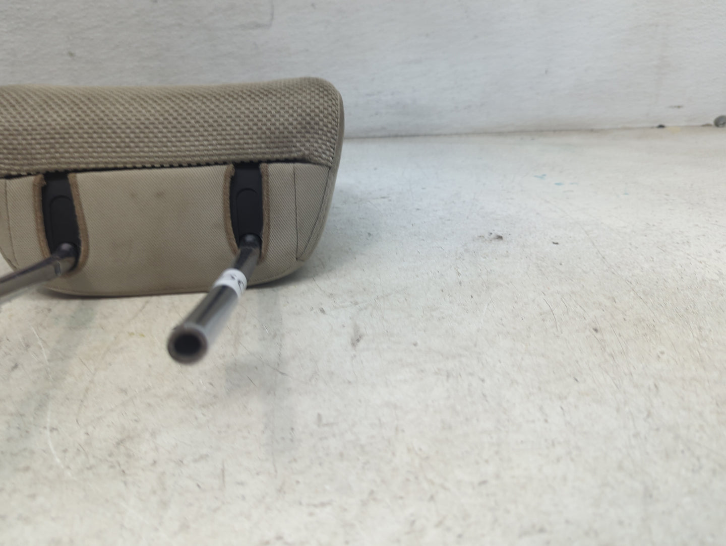 2013 Subaru Xv Headrest Head Rest Front Driver Seat Beige - Oemusedautoparts1.com