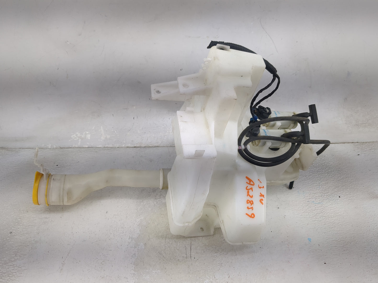 Subaru Xv Windshield Washer Fluid Reservoir Bottle Oem 1474017 - Oemusedautoparts1.com