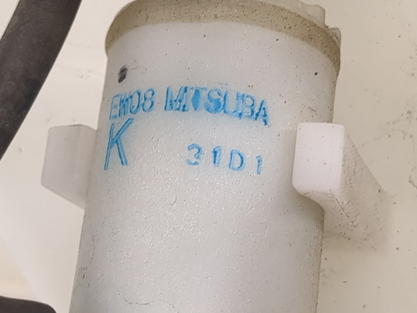 Subaru Xv Windshield Washer Fluid Reservoir Bottle Oem 1474017 - Oemusedautoparts1.com