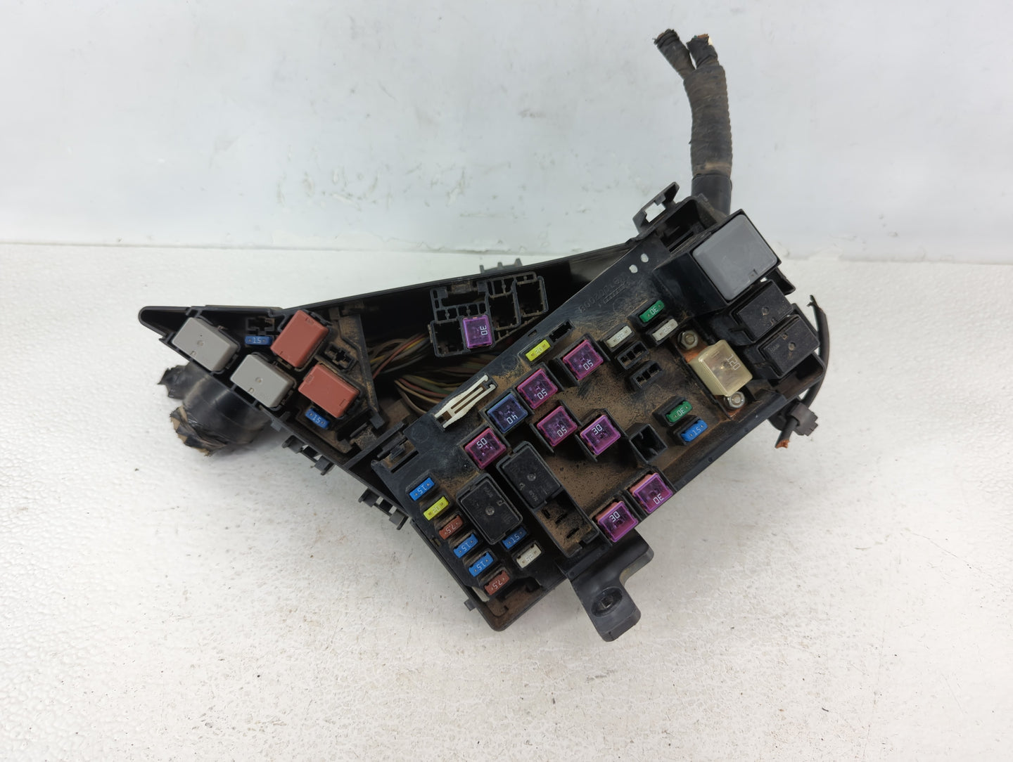 2013-2014 Subaru Xv Fusebox Fuse Box Panel Relay Module P/N:MB100200B MB503604B Fits Fits 2012 2013 2014 OEM Used Auto Parts
