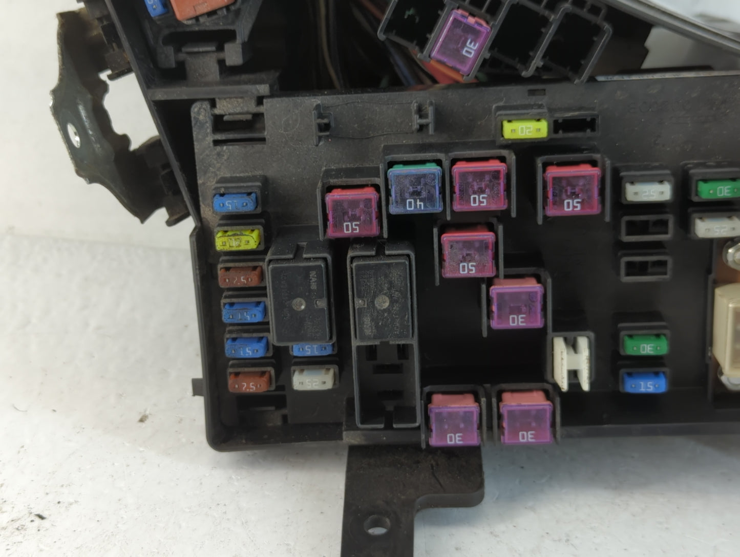 2013-2014 Subaru Xv Fusebox Fuse Box Panel Relay Module P/N:MB100200B Fits Fits 2012 2013 2014 OEM Used Auto Parts - Oemused
