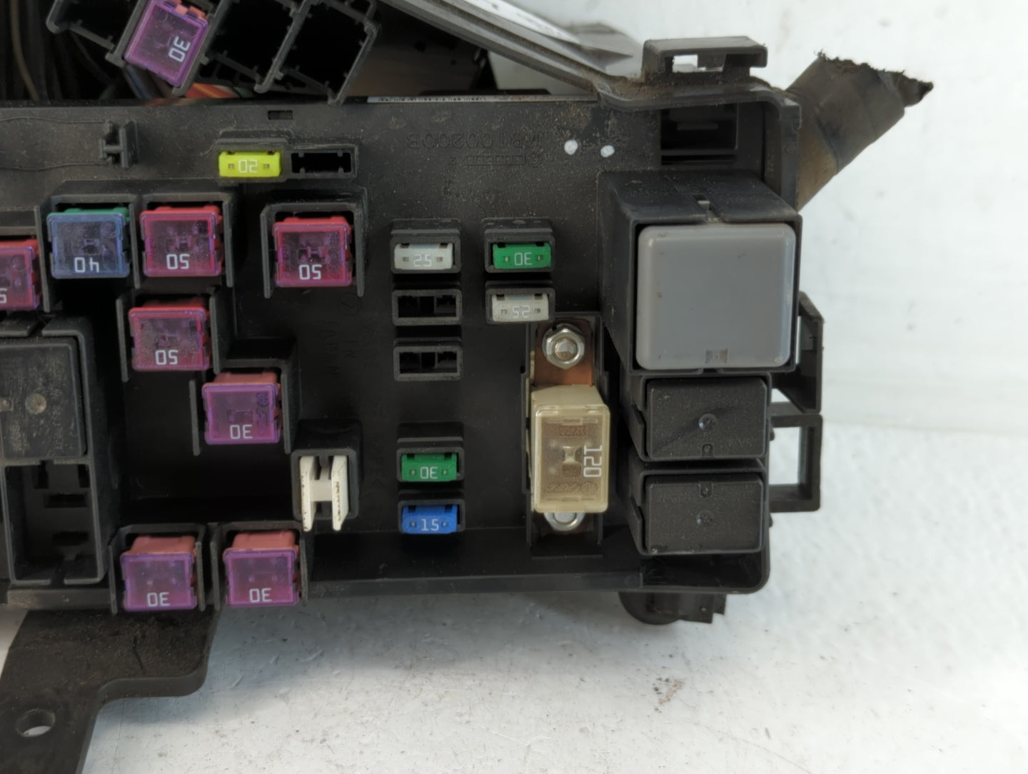 2013-2014 Subaru Xv Fusebox Fuse Box Panel Relay Module P/N:MB100200B Fits Fits 2012 2013 2014 OEM Used Auto Parts - Oemused