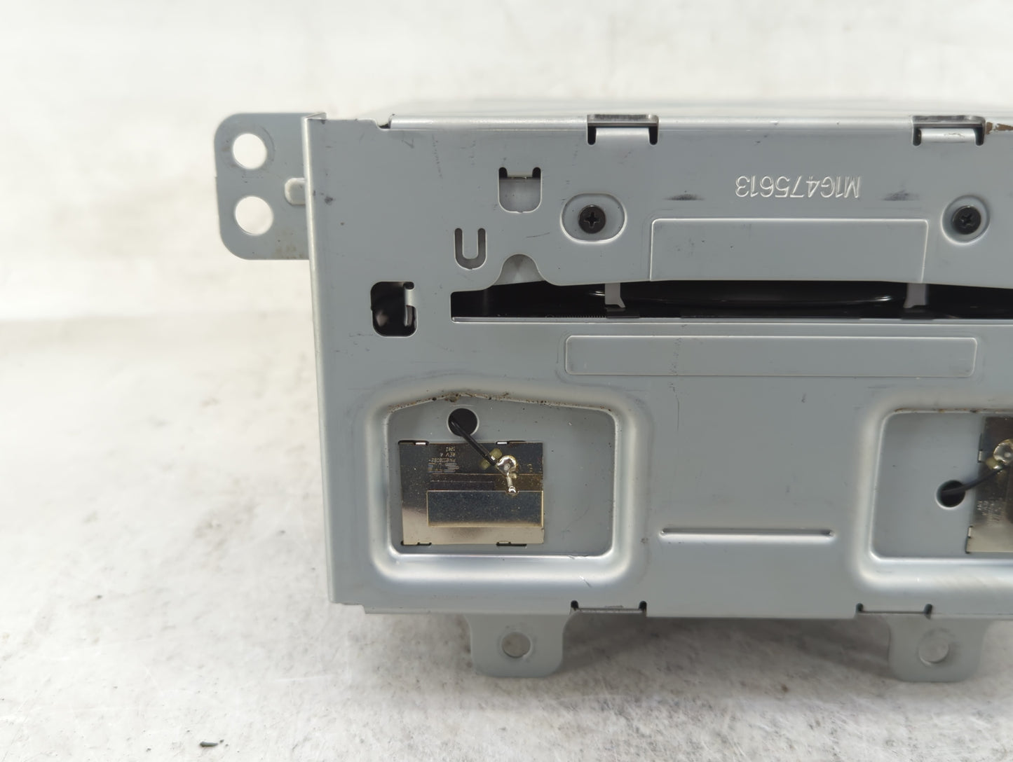 2013 Suzuki Equator Radio AM FM Cd Player Receiver Replacement P/N:23135481 Fits OEM Used Auto Parts - Oemusedautoparts1.com