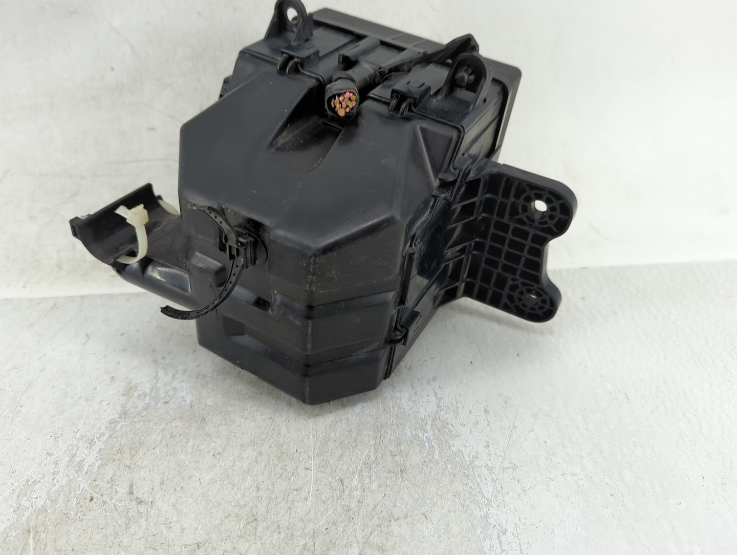 2013 Suzuki Vitara Fusebox Fuse Box Panel Relay Module Fits Fits 2010 2011 2012 OEM Used Auto Parts - Oemusedautoparts1.com
