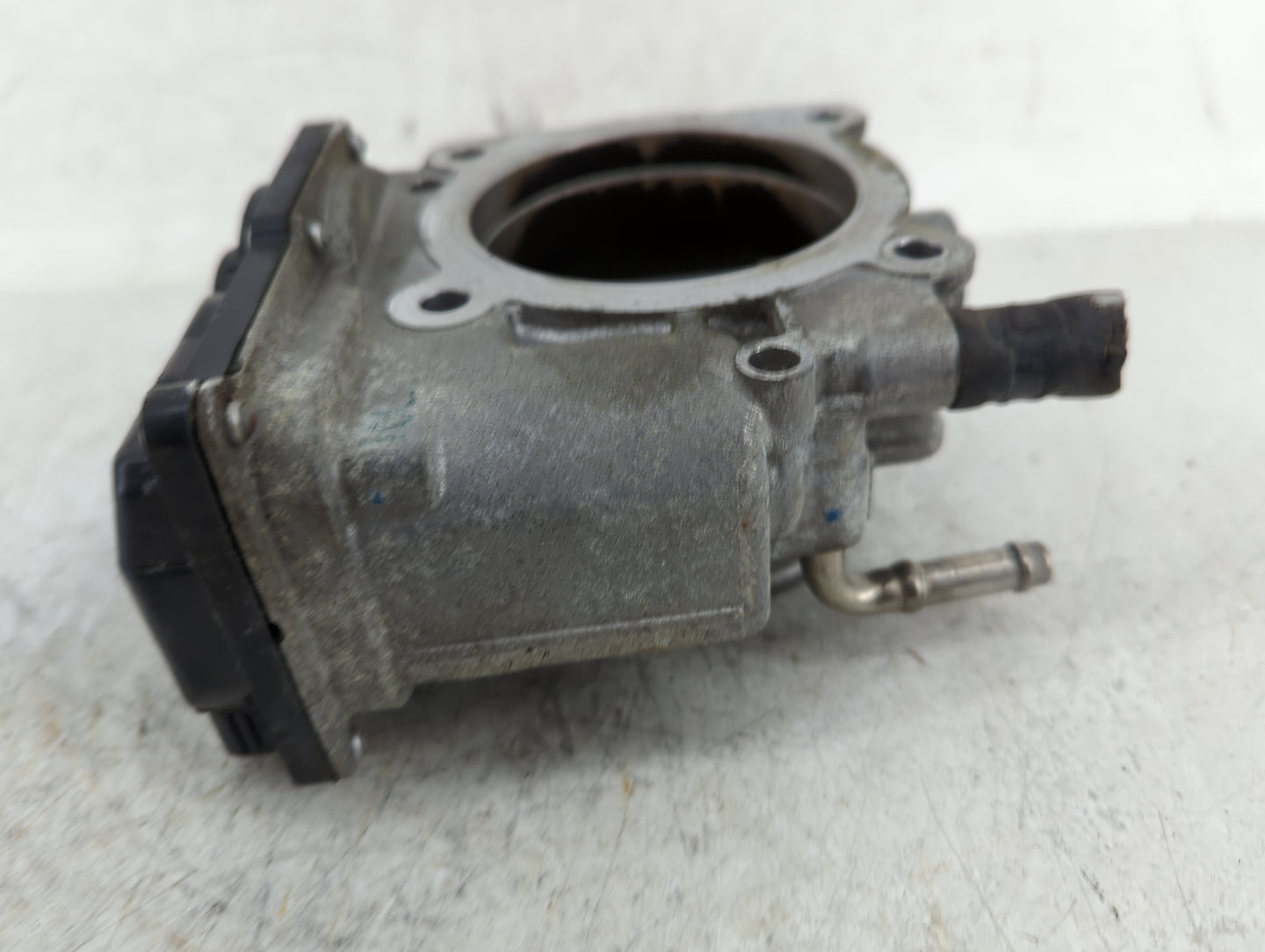 2005-2018 Toyota Avalon Throttle Body P/N:22030-0P050 Fits OEM Used Auto Parts - Oemusedautoparts1.com