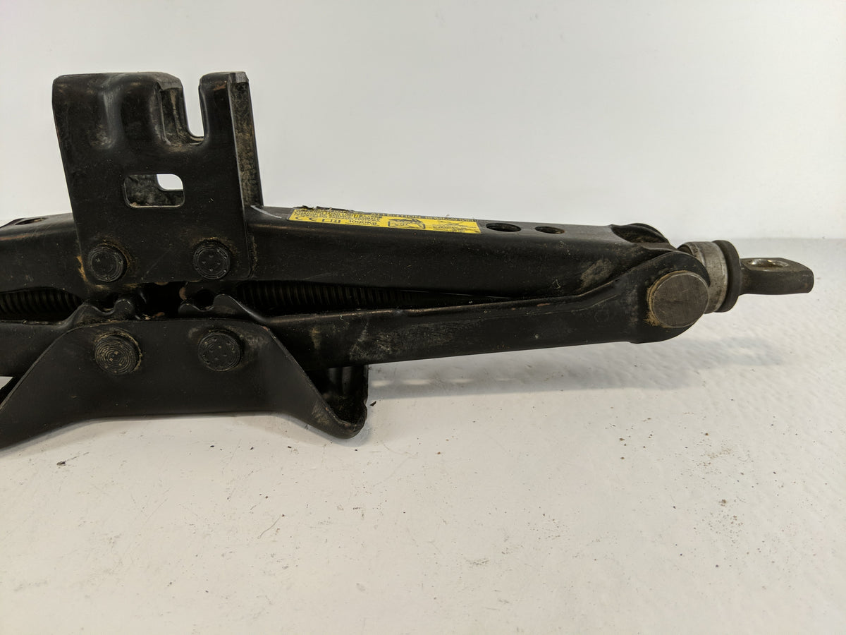 2013 Toyota Camry Spare Scissor Car Jack 1100788 - Oemusedautoparts1.com