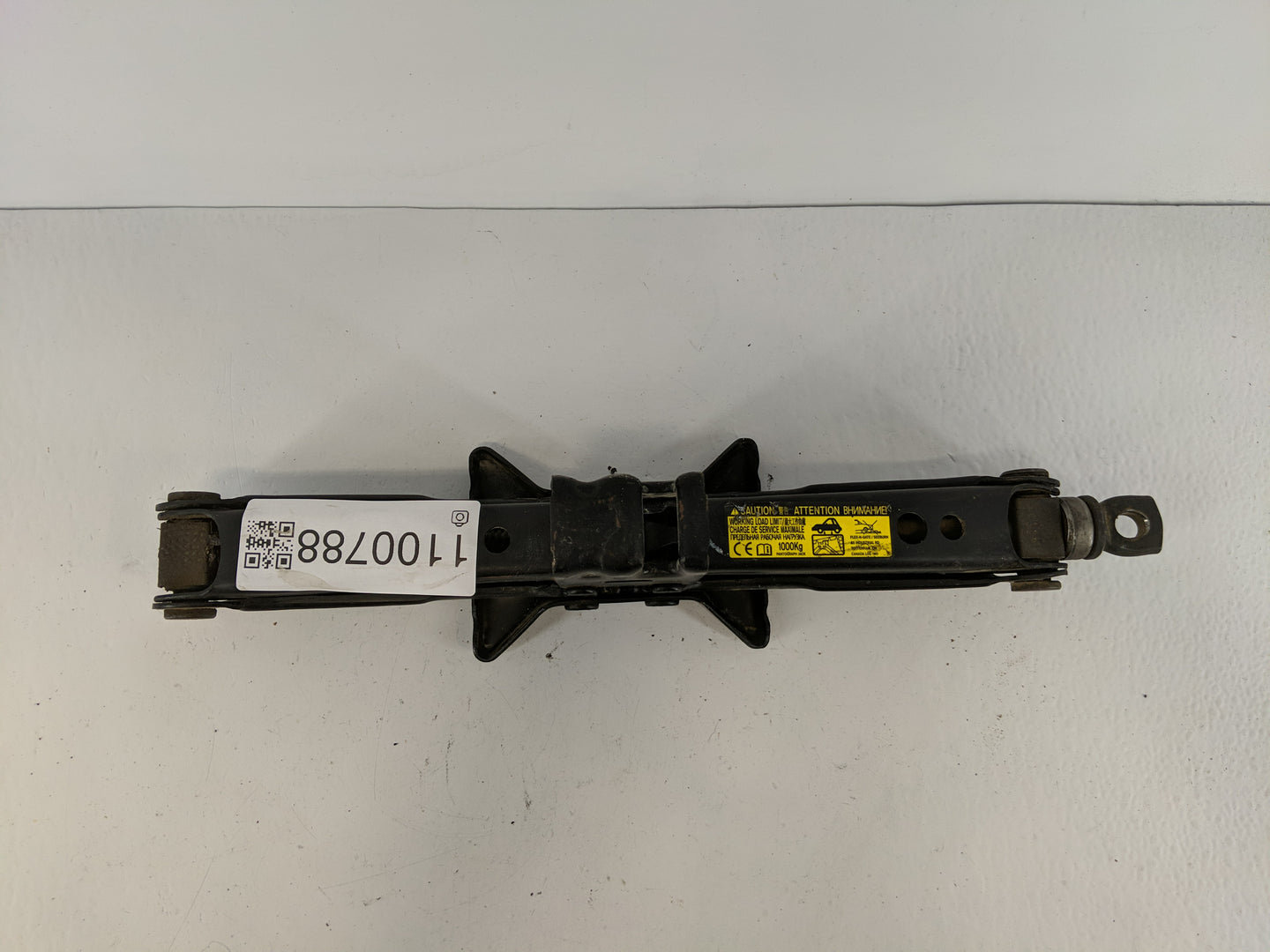 2013 Toyota Camry Spare Scissor Car Jack 1100788 - Oemusedautoparts1.com
